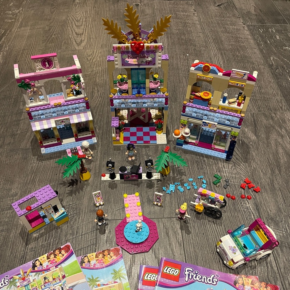 LEGO Friends heartlake shopping mall building set, complete 41058